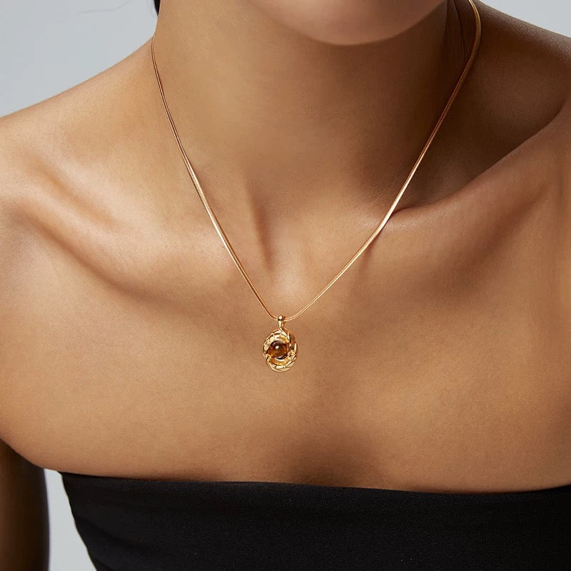 Aororawing Necklace-Coldeye